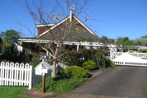 Photo of property in 11 Marguerita Place, West Harbour, Auckland, 0618