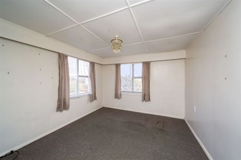 Photo of property in 1 Tawhiti Road, Hawera, 4610