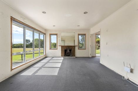 Photo of property in 103a Roberts Road, Te Atatu South, Auckland, 0610