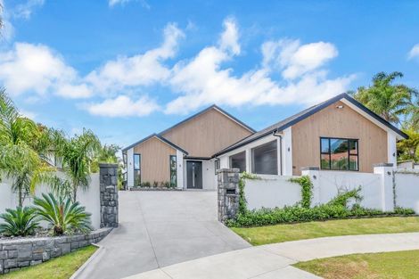 Photo of property in 8 St Elmo Rise, Shamrock Park, Auckland, 2016
