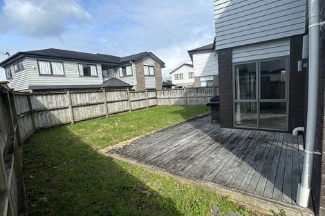Photo of property in 25 Bordeaux Parade, Te Atatu South, Auckland, 0610