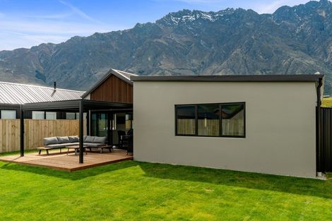 Photo of property in 20 Fallow Street, Jacks Point, 9371