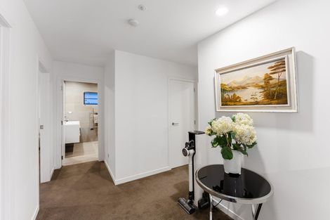 Photo of property in 21 Caldera Drive, Long Bay, Auckland, 0630