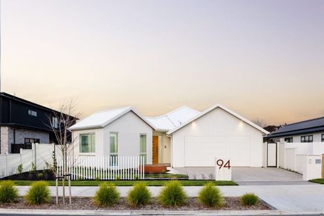 Photo of property in 94 Hugo Shaw Drive, Cambridge, 3434