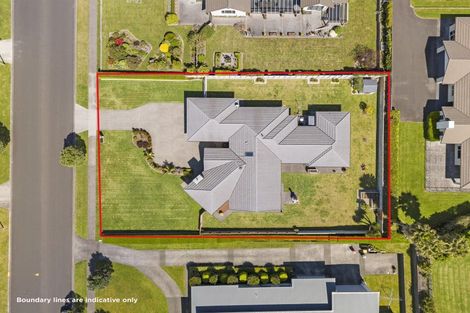 Photo of property in 5 Links Drive, Waiwhakaiho, New Plymouth, 4312