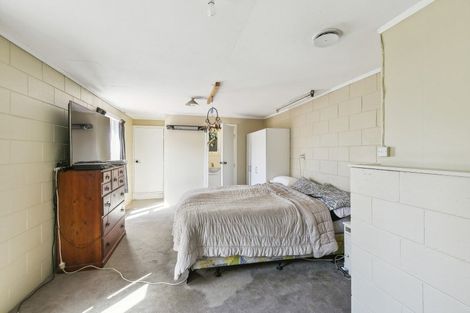 Photo of property in 53 Makara Road, Karori, Wellington, 6012