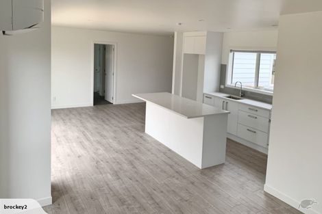 Photo of property in 15d Aeroview Drive, Beach Haven, Auckland, 0626