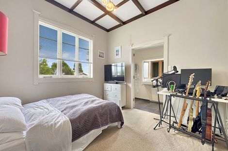 Photo of property in 52 Formby Avenue, Point Chevalier, Auckland, 1022