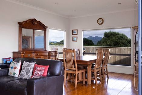 Photo of property in 630 South Road, Omata, New Plymouth, 4374