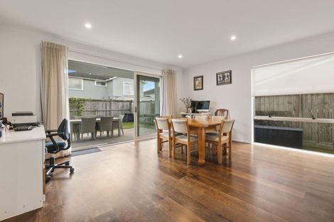 Photo of property in 22 Couldrey Crescent, Red Beach, 0932