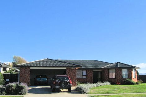 Photo of property in 58 Guildford Drive, Paraparaumu, 5032