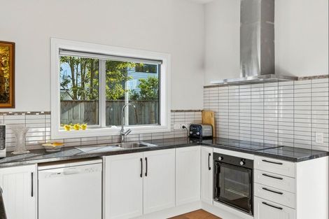 Photo of property in 37 Liverpool Street, Levin, 5510