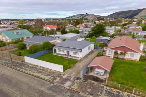 Photo of property in 25 Coronation Street, Waimate, 7924