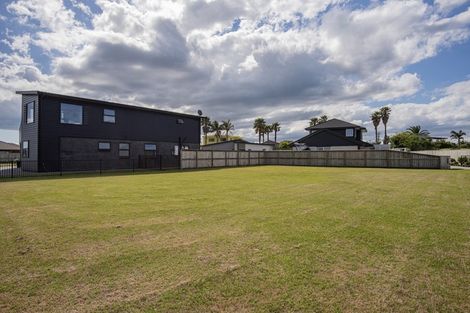 Photo of property in 12 Mariners Haven, One Tree Point, 0118