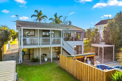 Photo of property in 34 Spinnaker Drive, Te Atatu Peninsula, Auckland, 0610