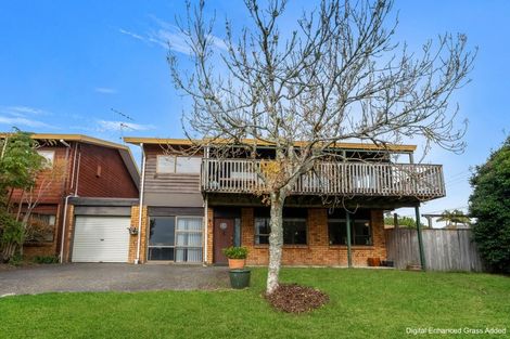 Photo of property in 1/1 Sharon Road, Waiake, Auckland, 0630