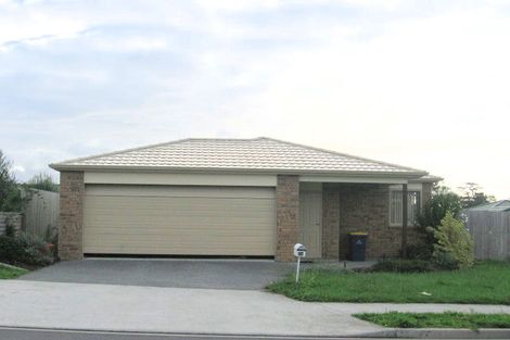 Photo of property in 32 Woodbank Drive, Glen Eden, Auckland, 0602