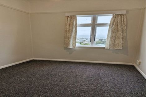 Photo of property in 16 Glendavar Street, Berhampore, Wellington, 6023