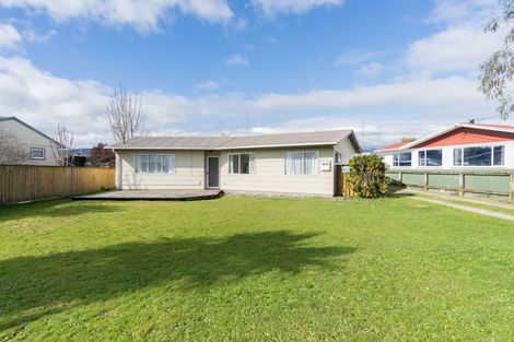 Photo of property in 4 Roslyn Road, Levin, 5510