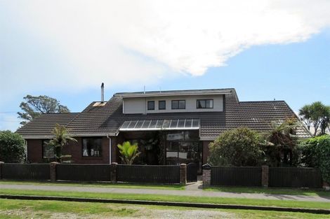 Photo of property in 17 Henley Street, Westport, 7825