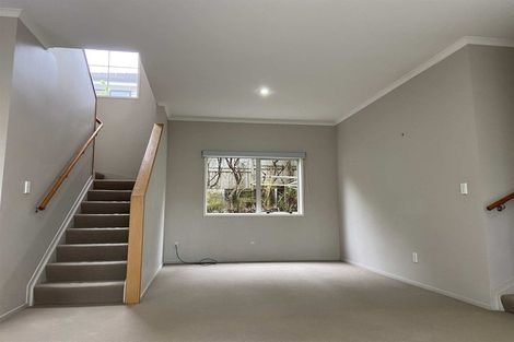Photo of property in 5 Canyon Drive, Oteha, Auckland, 0632