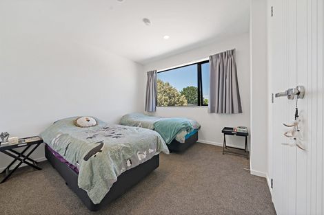 Photo of property in 17 Waru Lane, Te Atatu Peninsula, Auckland, 0610