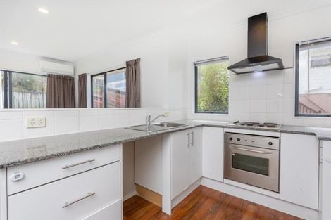 Photo of property in 70 Solar Road, Glen Eden, Auckland, 0602