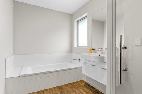 Photo of property in 18 Burnham School Road, Rolleston, 7614