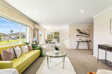 Photo of property in 93 Westerham Drive, Dannemora, Auckland, 2016