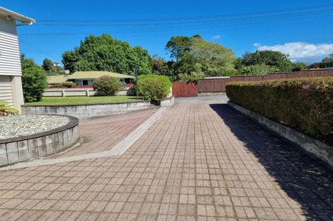 Photo of property in 5 Hillside Crescent, Westown, New Plymouth, 4310