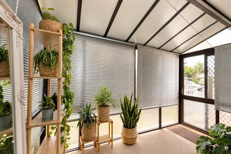 Photo of property in 1/184 Centreway Road, Orewa, 0931