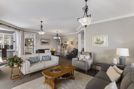 Photo of property in 17 Willowbank Close, East Tamaki Heights, Auckland, 2016