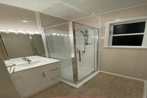 Photo of property in 1/158 Newlands Road, Newlands, Wellington, 6037