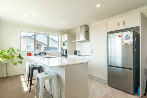 Photo of property in 32 Richardson Road, Omokoroa, 3114