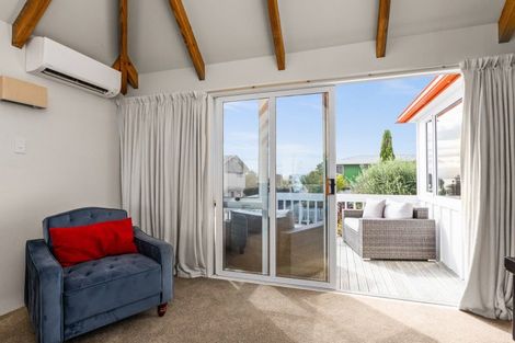 Photo of property in 121 Thompson Road, Bluff Hill, Napier, 4110