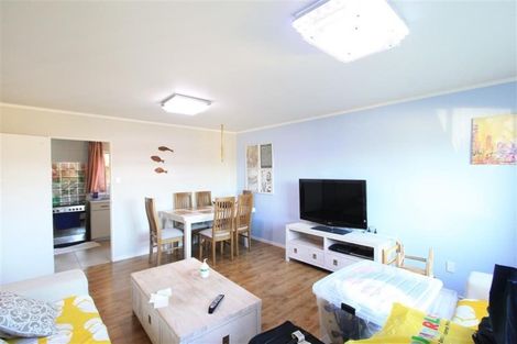 Photo of property in 1/78 West Coast Road, Glen Eden, Auckland, 0602