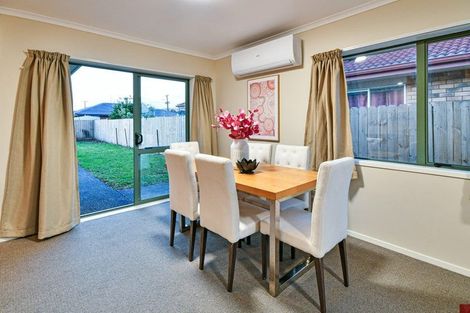 Photo of property in 10 Rock Daisy Crescent, Mangere, Auckland, 2022