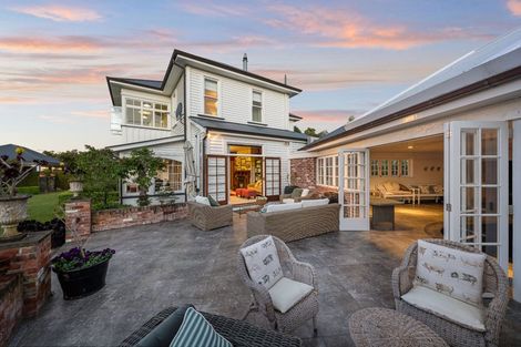 Photo of property in 17 Heaton Rhodes Place, Cashmere, Christchurch, 8022