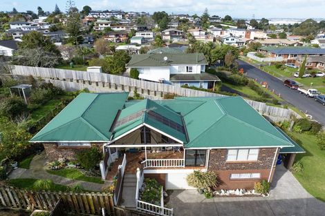 Photo of property in 96 Cardiff Road, Pakuranga, Auckland, 2010