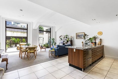Photo of property in Augusta Apartments, 9/254 Willis Street, Te Aro, Wellington, 6011