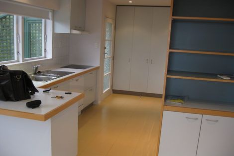 Photo of property in 215 Dowse Drive, Maungaraki, Lower Hutt, 5010