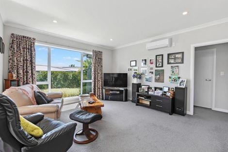 Photo of property in 1 Kirkhill Close, Bethlehem, Tauranga, 3110