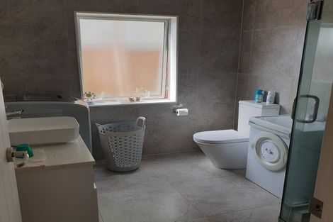 Photo of property in 28 Golden Morning Drive, Albany Heights, Auckland, 0632