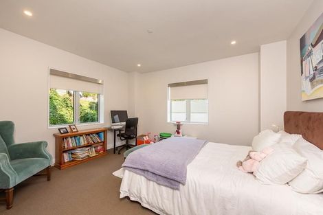 Photo of property in Mitika Apartments, 3/254 Oriental Parade, Oriental Bay, Wellington, 6011