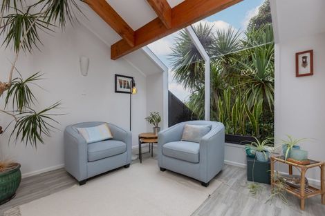 Photo of property in 20 Tiromoana Road, Raumati South, Paraparaumu, 5032