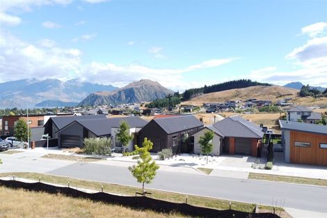 Photo of property in 1 Scurr Terrace, Wanaka, 9305