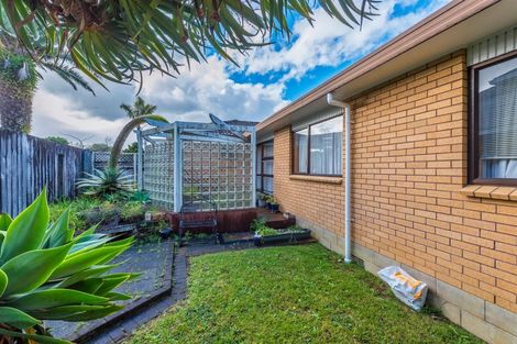 Photo of property in 9 Westpark Drive, West Harbour, Auckland, 0618