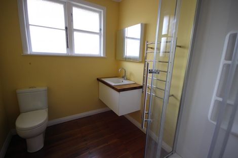 Photo of property in 2 Bristol Crescent, Roslyn, Palmerston North, 4414