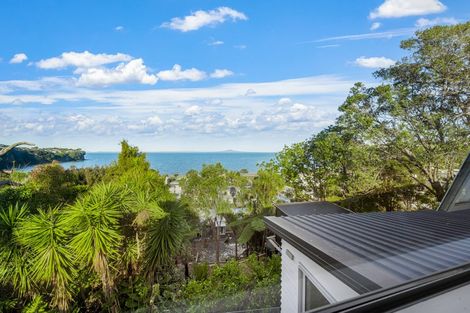Photo of property in 30c Wade River Road, Stanmore Bay, Whangaparaoa, 0932