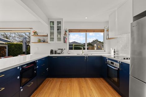 Photo of property in 6 Kingsgate Place, Burnside, Christchurch, 8053